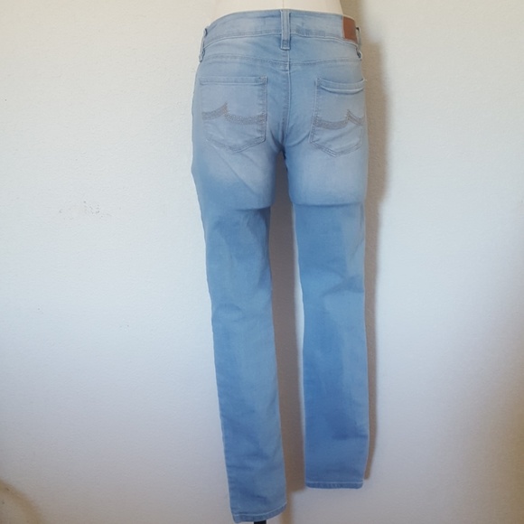 California Vintage | Light Wash Skinny Jeans | 7 - Picture 2 of 8